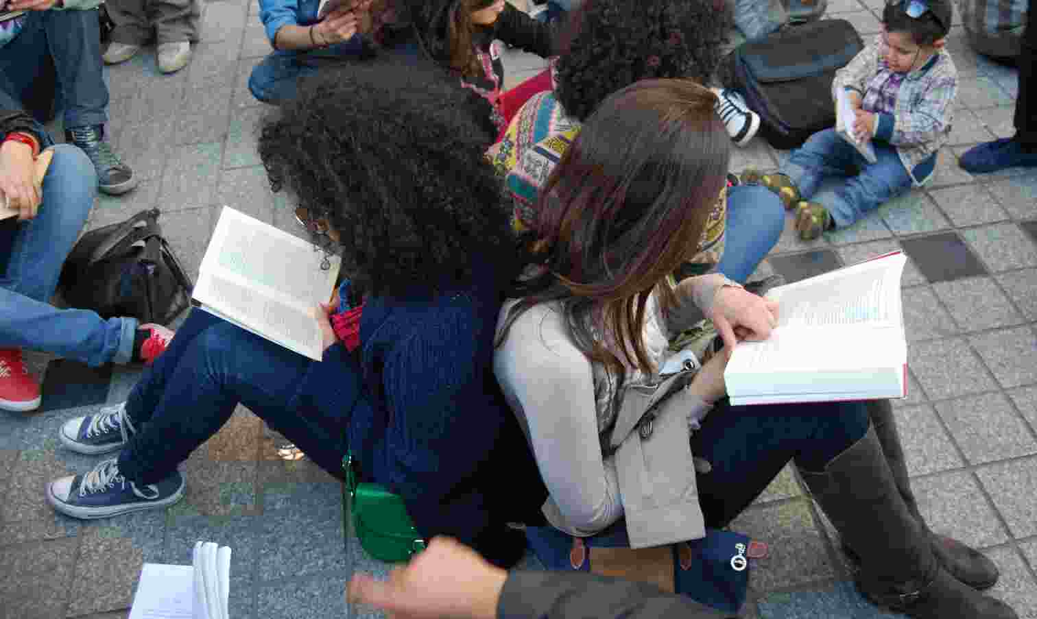 Teen Read Week Teens Reading
